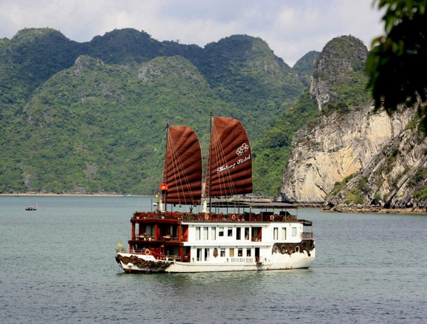 Violet Cruises Halong Bay