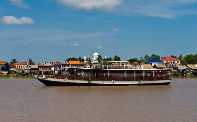 Toum Tiou Cruise Mekong River